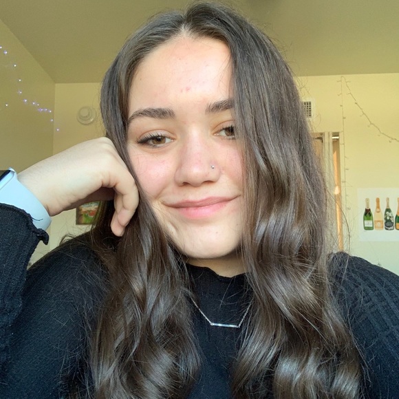 Meet your Posher, Paige - Picture 1 of 1